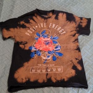 Medium skulls tie dye tee